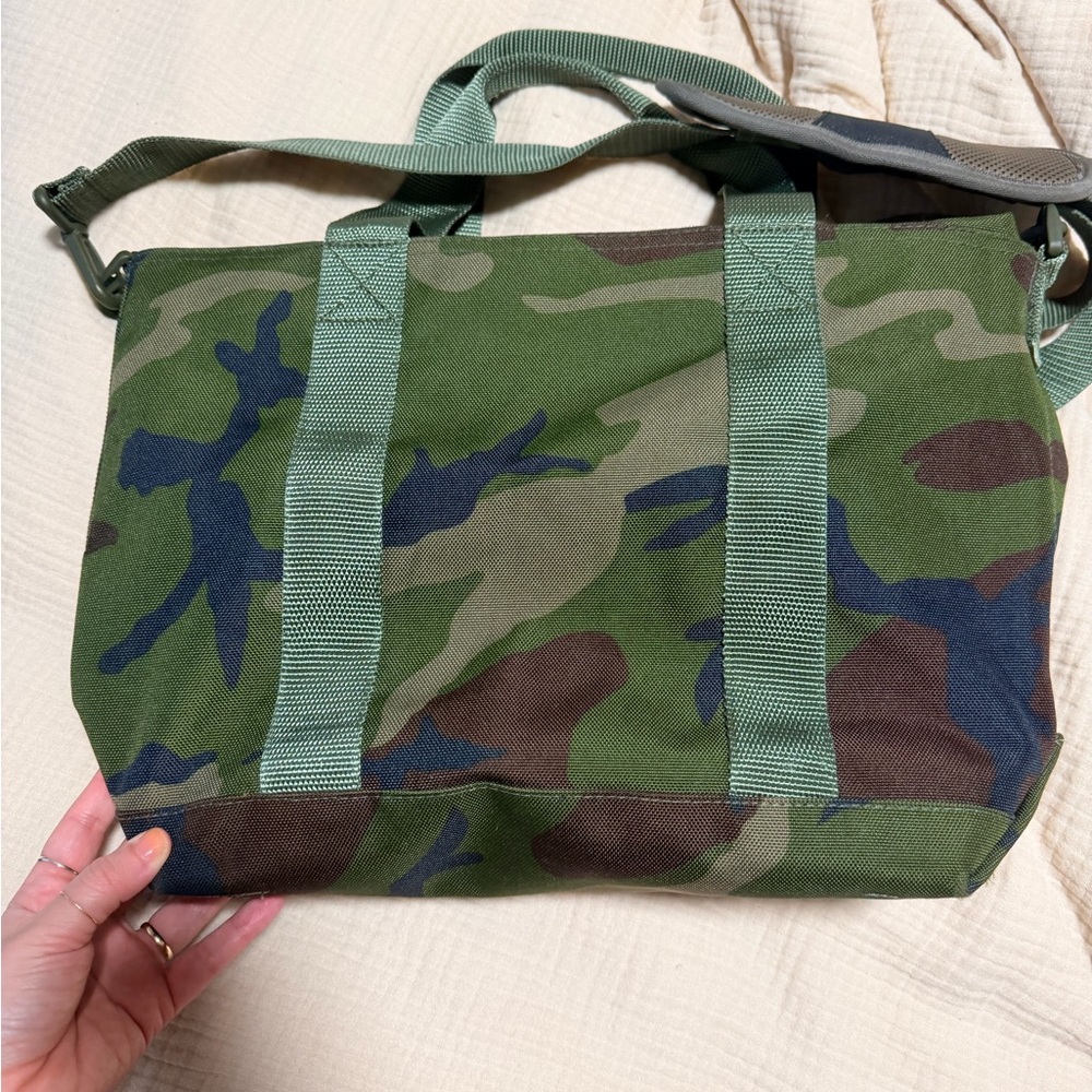 LL Bean Camo Tote Medium - Picture 6 of 6
